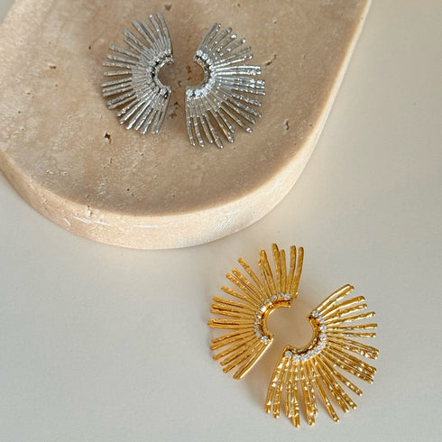 Solid color plating titanium steel ear studs