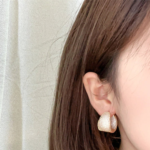 Luxurious inlay copper huggies