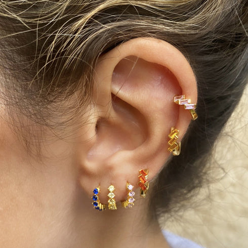 Cross-border geometric rectangular zircon huggies