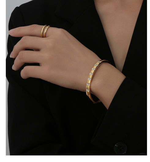 Titanium steel inlay zircon bangle