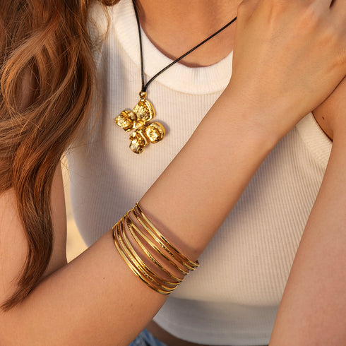 Lady geometric flower stainless steel plating 18k gold plated bangle