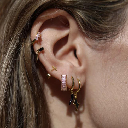 Cross-border geometric rectangular zircon huggies