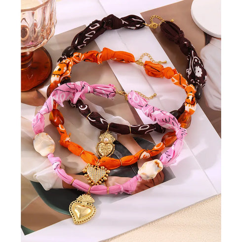Fashionable Luxury Copper Embedded Zircon Heart Resin Print Fabric Necklace For Women Geometric Pattern Trendy Everyday Accessory