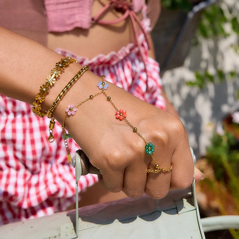 Ladies Crystal Flower Finger Chain Bracelet 18K Gold Stainless Steel Colorful Crystal 16.5+5cm With Extra Chain 13cm Romantic Sweet